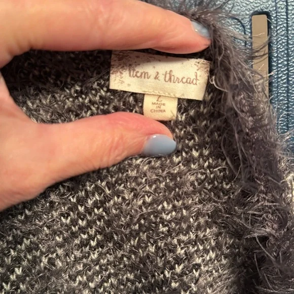 Item & Thread  Gray Eyelash Leopard Long Sleeve Sweater Size large - Picture 3 of 5